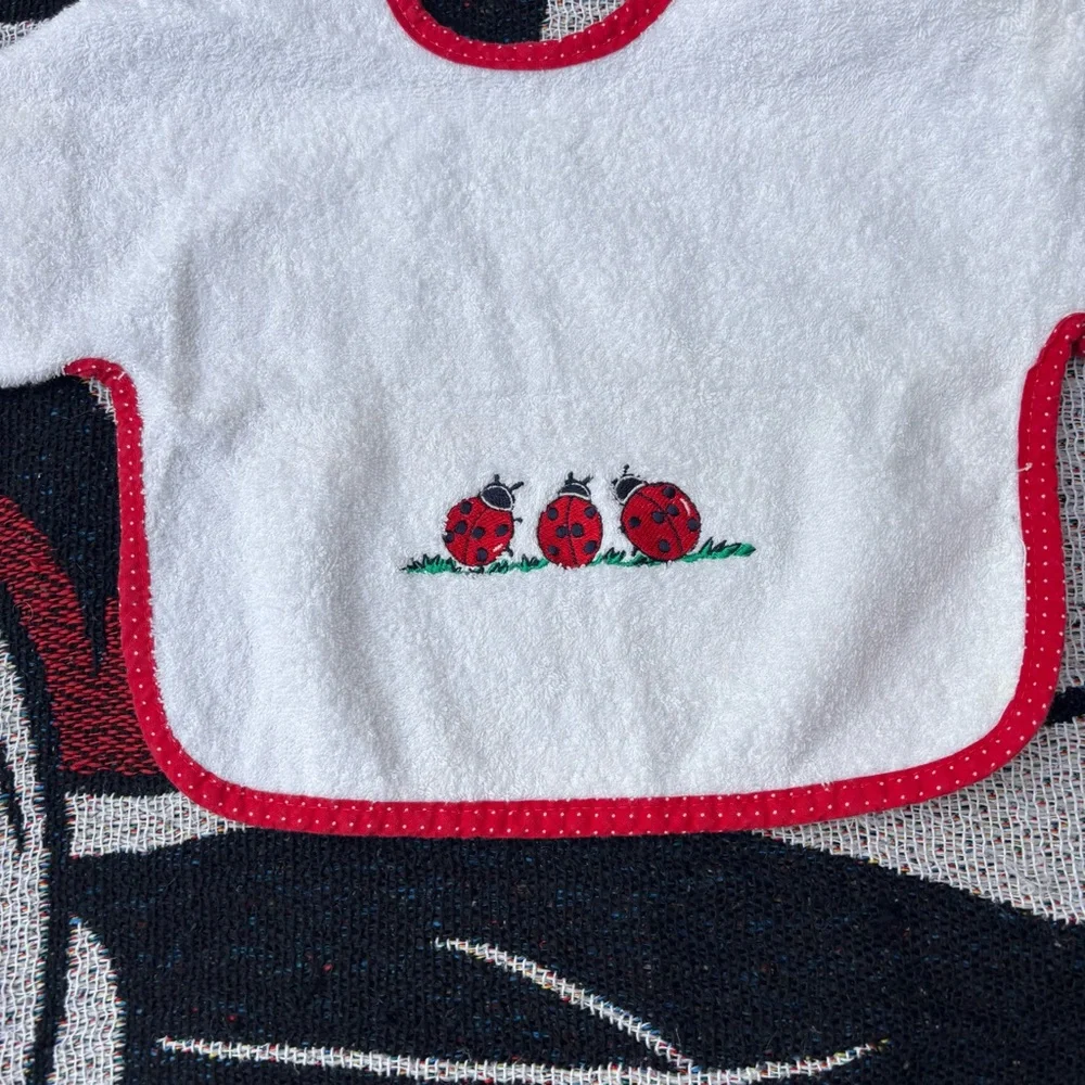 VINTAGE TERRY CLOTH LADYBUG GRAPHIC SHIRT BIB BABY